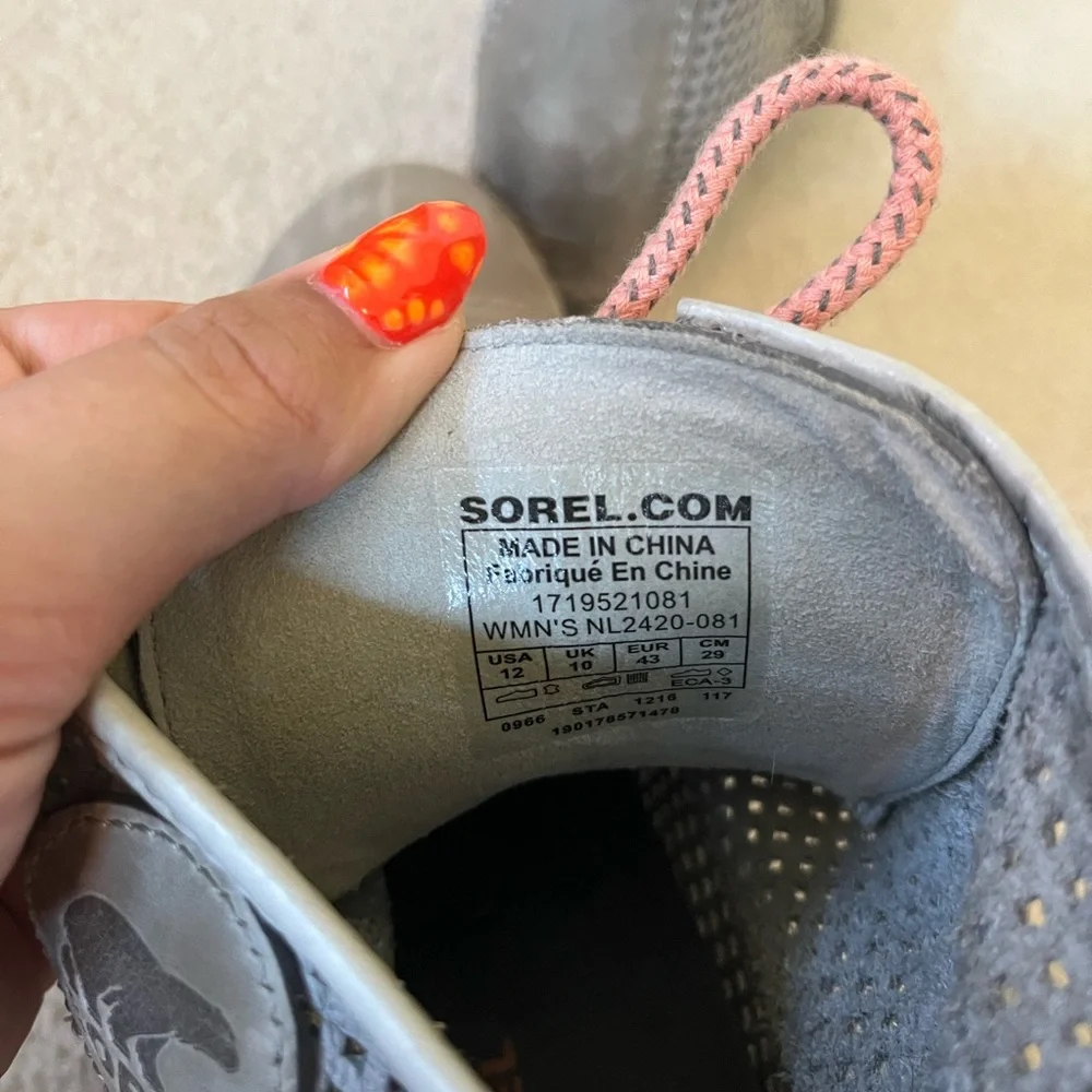 Sorel Women's Lace Up Gray and Pink Boots - Picture 7 of 7